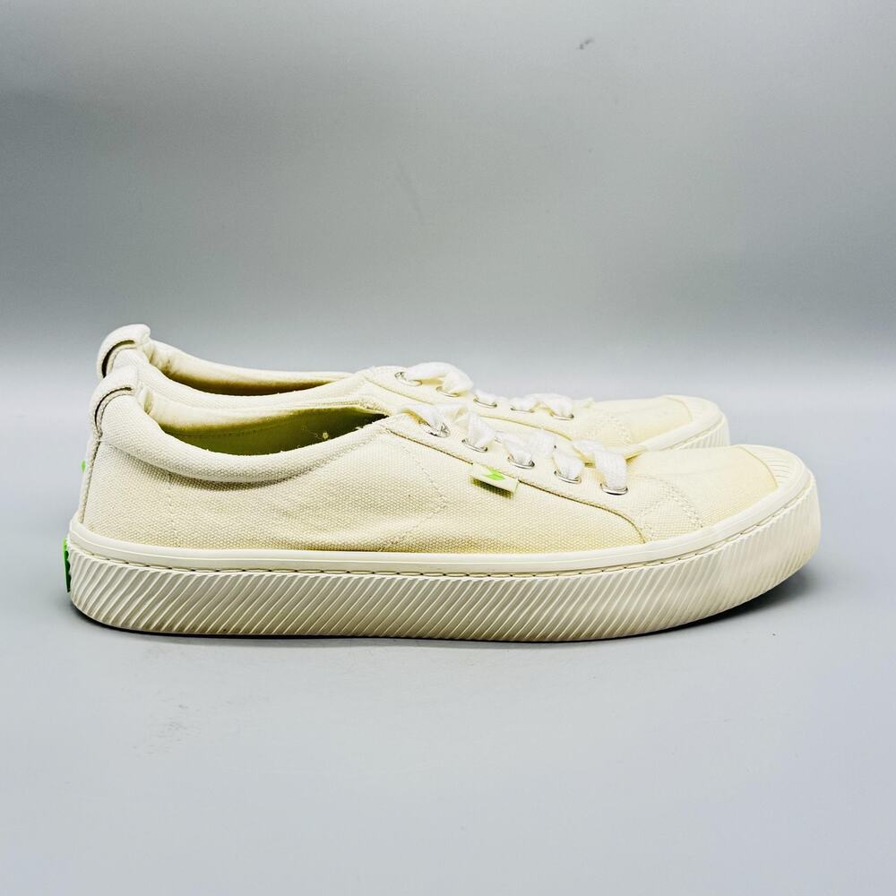 Cariuma Shoes Womens 7.5 Ivory Canvas OCA Low Top Lace Up Classic Casual Sneaker